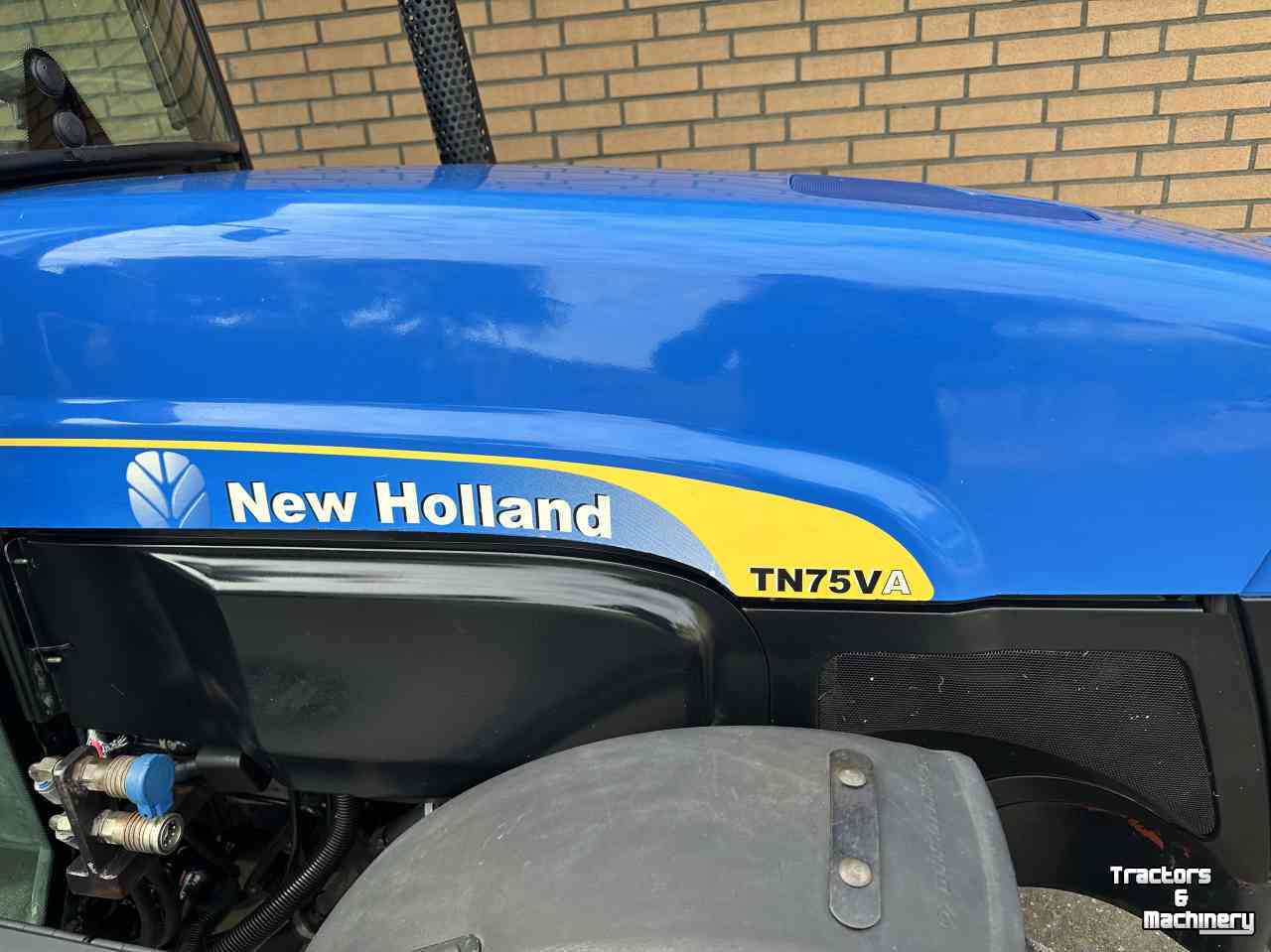 Small-track Tractors New Holland TN75V