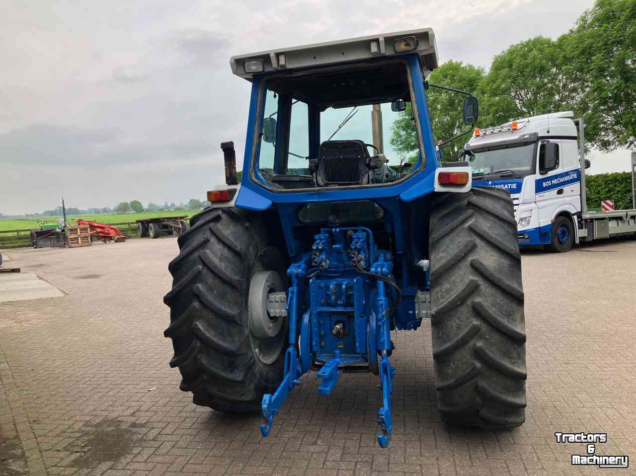 Tractors Ford TW35