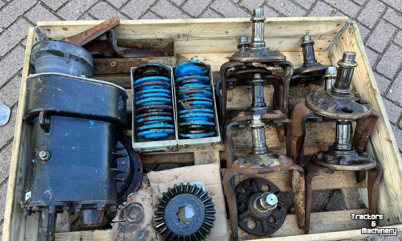 Diverse used spare-parts Sicma Sloopdelen