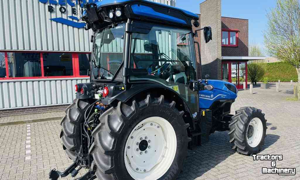 Small-track Tractors New Holland T4.120F New Generation Stage V Tractor